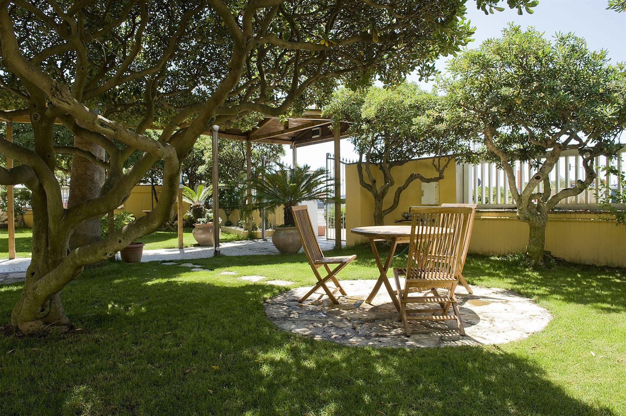 Dipendenza Hotel Bellavista Лидо ди Остия Екстериор снимка